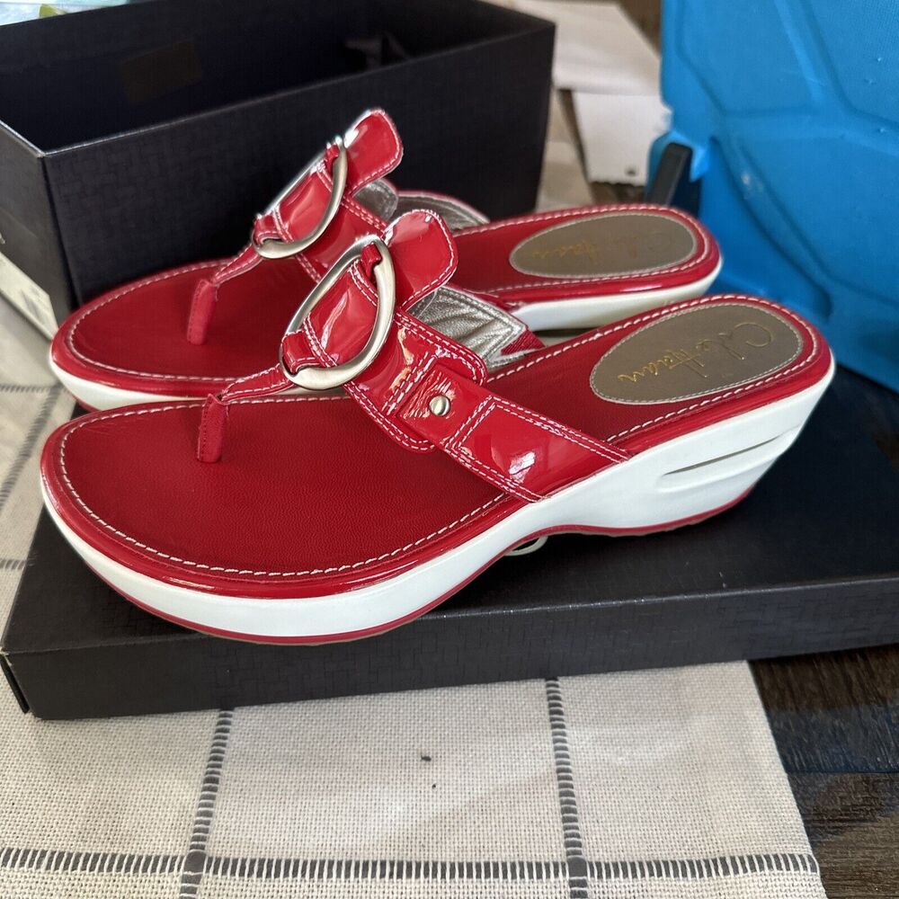 NEW Cole Haan Women Shoe Air Tatum Cherry Patent Thong Sandal Wedge Size 8 B